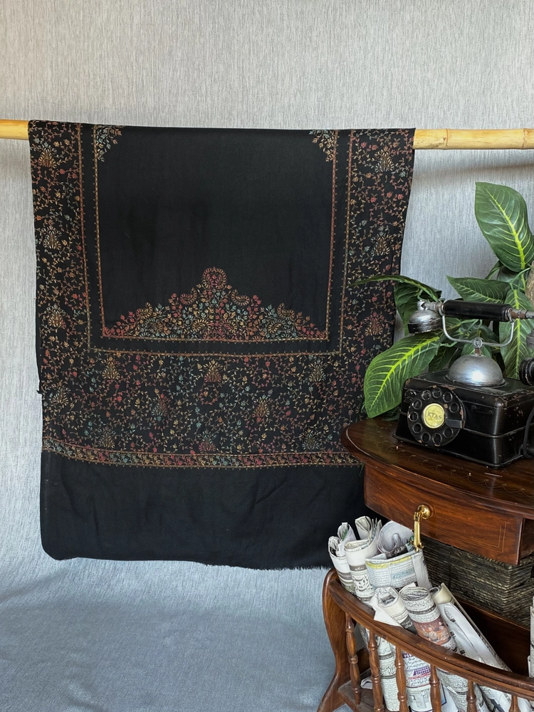 Handwoven black cashmere scarf