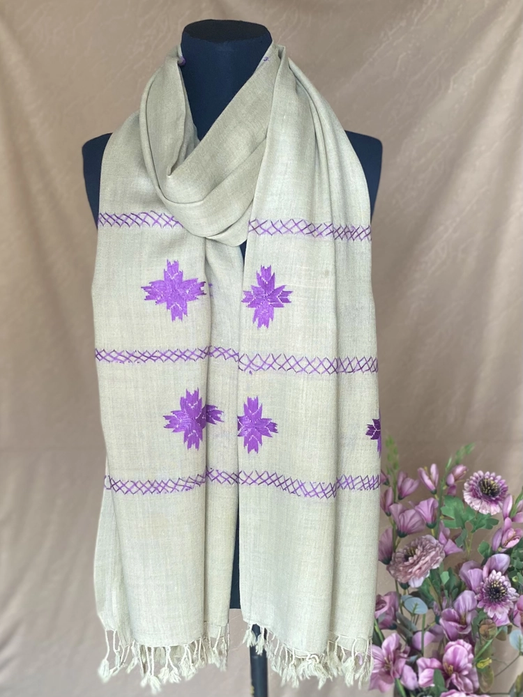 Handwoven neutral purple cashmere shawl, displayed on a mannequin.