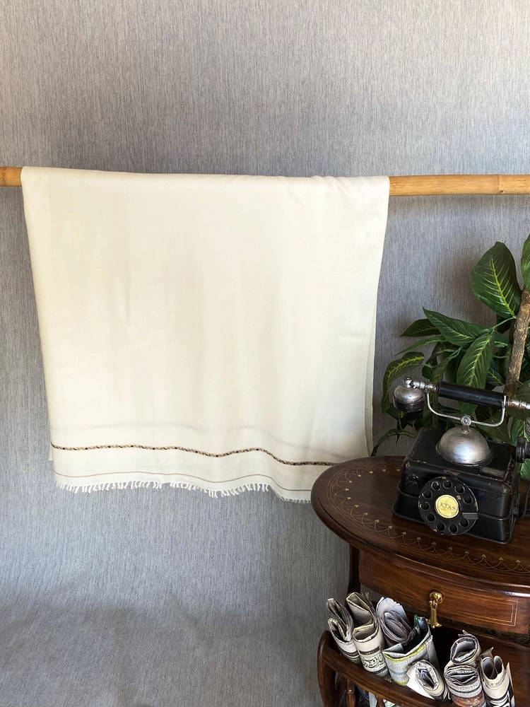 Pattu Blanket in Cream White